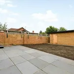 Bungalow to rent in Finedon Road, Burton Latimer, Kettering NN15