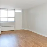 Rent 1 bedroom apartment of 33 m² in Toronto