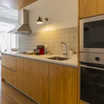 Rent 1 bedroom apartment of 90 m² in Porto