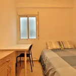 Rent 4 bedroom apartment in Valencia