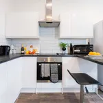 Rent 3 bedroom apartment of 61 m² in Leeds