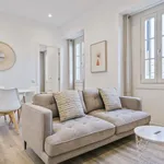 Rent 4 bedroom apartment of 55 m² in Barcelona