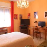 Rent a room of 100 m² in rome