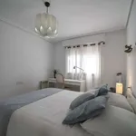 Rent a room of 160 m² in valencia