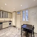 Rent 6 bedroom apartment of 169 m² in Paris