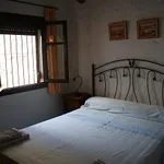 Alquilo 3 dormitorio casa de 200 m² en Malaga']