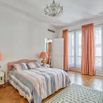 Rent 3 bedroom apartment of 131 m² in Paris