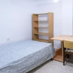 Rent 4 bedroom apartment in Valencia