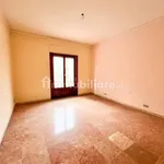 Rent 5 bedroom apartment of 245 m² in Palermo