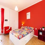 Rent a room of 115 m² in Milan