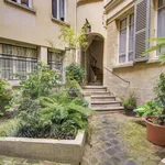 Appartement de 646 m² avec 1 chambre(s) en location à Paris