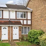 Rent 2 bedroom flat of 1001 m² in Walton-on-Thames