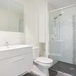 Rent 2 bedroom apartment in Surfers Paradise