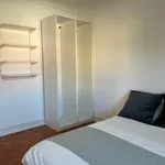 Rent 4 bedroom apartment in Lisbon