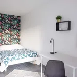 Rent a room of 83 m² in Vénissieux