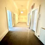 Rent 4 bedroom flat in Glasgow