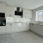 Rent 6 bedroom house in South East England