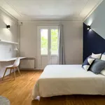 Rent a room of 102 m² in Barcelona