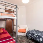 Rent 4 bedroom apartment in Barcelona