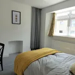 Rent 5 bedroom house in Swansea