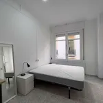 Rent a room of 380 m² in barcelona