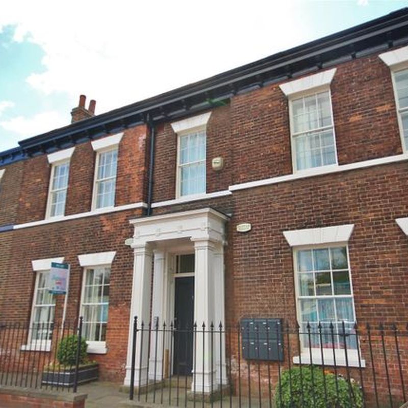 Flat to rent in Park Street, Selby YO8
