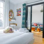 Appartement de 667 m² avec 2 chambre(s) en location à Paris