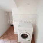 Rent 4 bedroom apartment of 70 m² in Adria