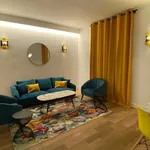 Appartement de 667 m² avec 2 chambre(s) en location à Paris