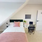 Rent 6 bedroom flat in Birmingham