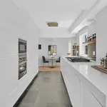 Rent 3 bedroom apartment of 2 m² in Manhattan