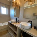 Rent 2 bedroom apartment of 200 m² in Γλυφάδα