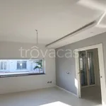 Rent 4 bedroom house of 160 m² in Latina