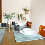 Rent a room of 90 m² in valencia