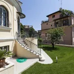 Rent 13 bedroom house of 500 m² in Roma