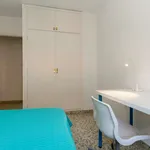 Rent a room of 120 m² in granada