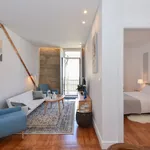 Rent 2 bedroom apartment of 100 m² in Porto