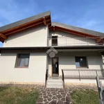 Rent 4 bedroom house of 178 m² in Capriolo