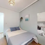 Rent a room of 70 m² in Valencia