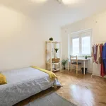 Rent 3 bedroom apartment in Lisbon