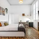 Rent a room of 244 m² in barcelona