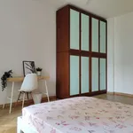 Rent a room in milan