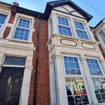 Rent 5 bedroom flat in South East England