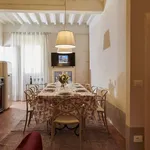 Rent 5 bedroom apartment of 100 m² in Cortona