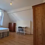 Rent 3 bedroom apartment in Wales