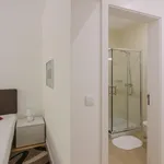 Rent 3 bedroom apartment in Lisbon