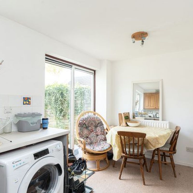Terraced house to rent in Lyneham Close, Witney, Oxfordshire OX28