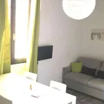 Appartement de 19 m² avec 1 chambre(s) en location à Hyères