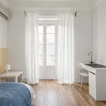 Rent a room of 369 m² in Lisboa