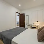 Rent 5 bedroom apartment in Barcelona